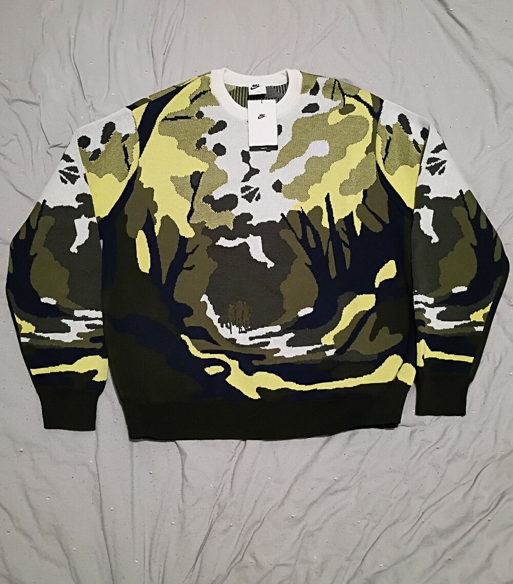 Nike Men’s Crewneck Sweater in Olive, Yellow, Navy